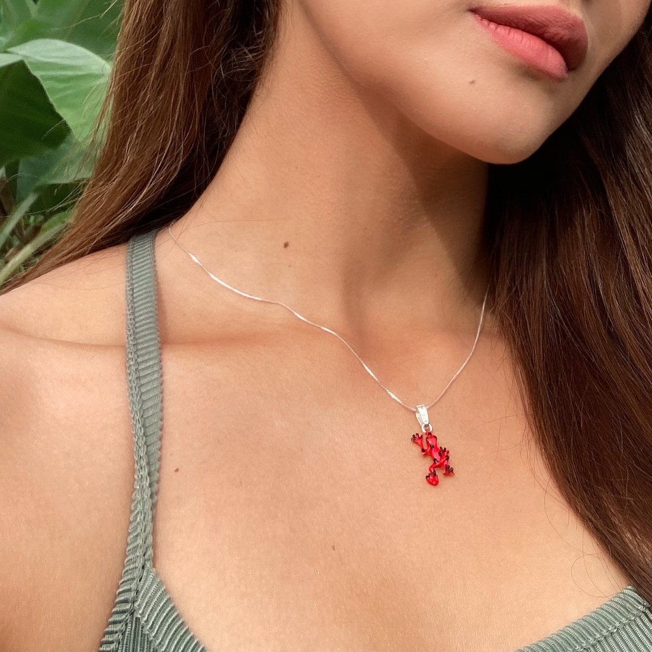 Collar rana roja, cadena en plata, joyas elaboradas con plata ecologica eden joyas