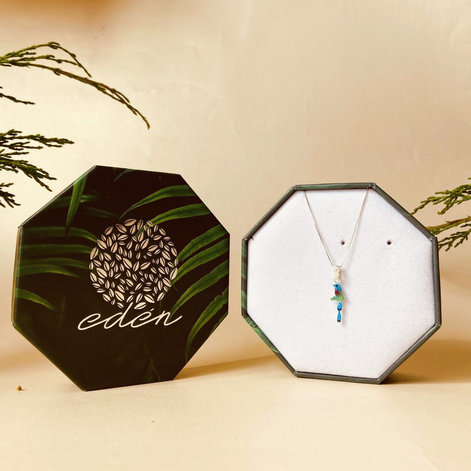 Collar barranquero, empaque de regalo, joyeria en plata ecologica pintada a mano, eden joyas