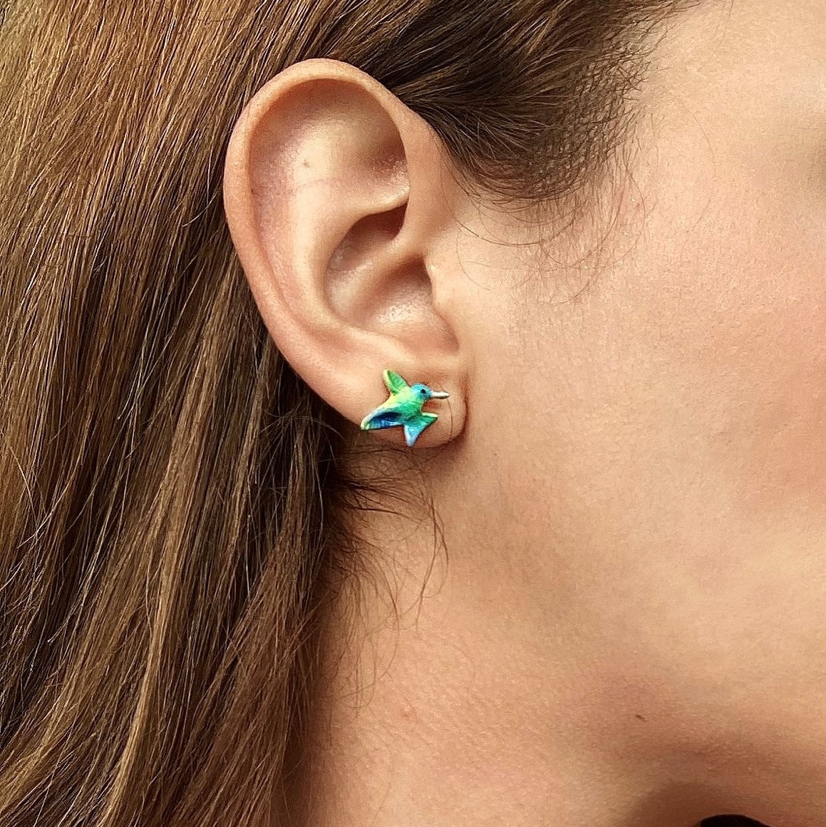Aretes colibri verde, joyeria en plata, pendientes elaborados con plata ecologica eden joyas
