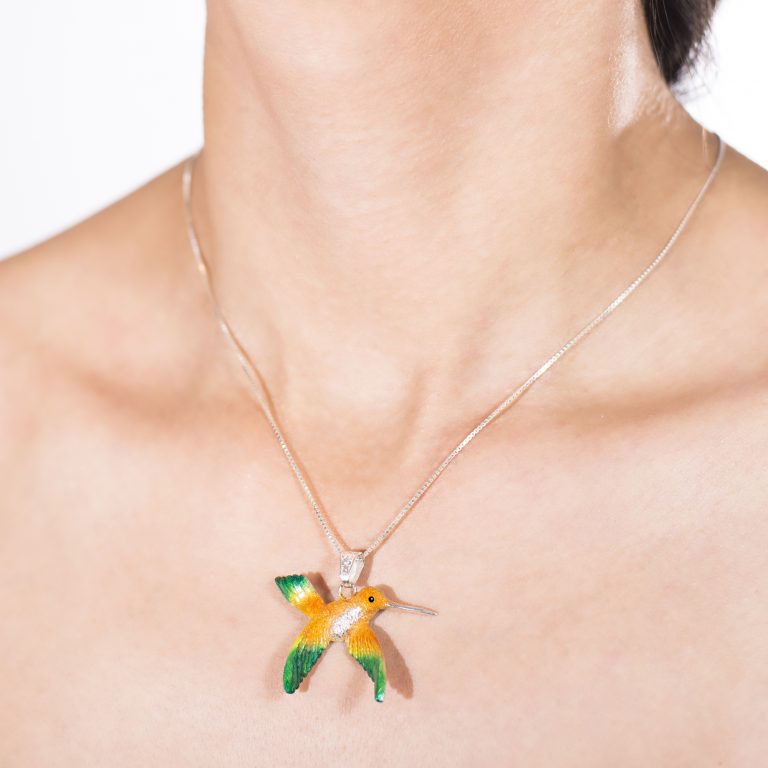 Collar colibri oro, cadena en plata, joyas elaboradas con plata ecologica eden joyas